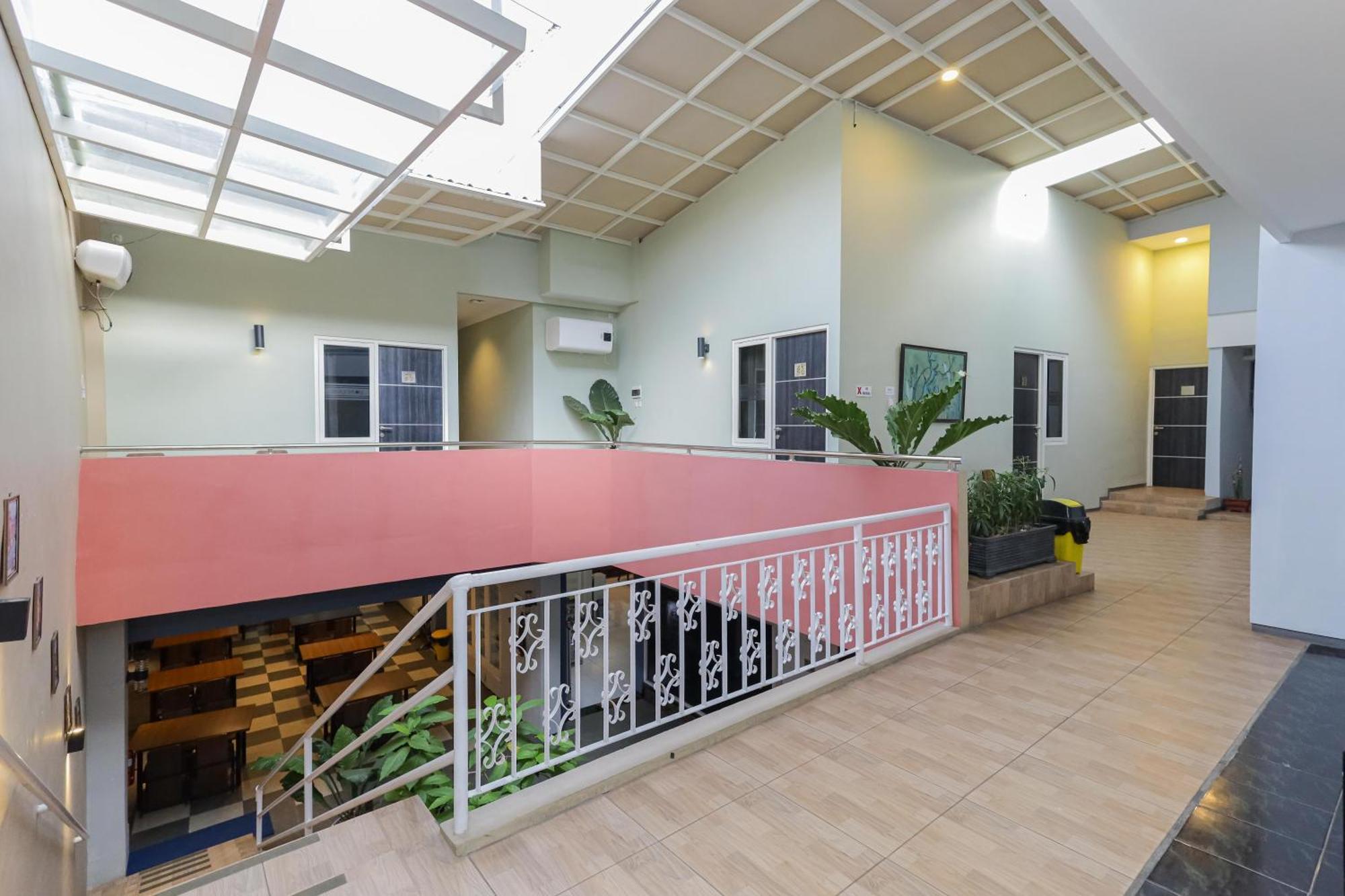 Reddoorz Plus At Swun Stay Raya Langsep Μαλάνγκ Εξωτερικό φωτογραφία