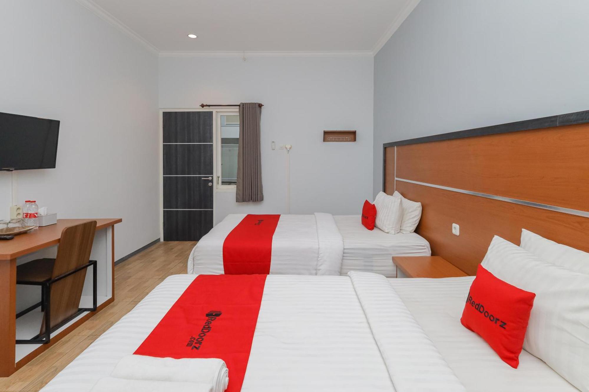 Reddoorz Plus At Swun Stay Raya Langsep Μαλάνγκ Εξωτερικό φωτογραφία