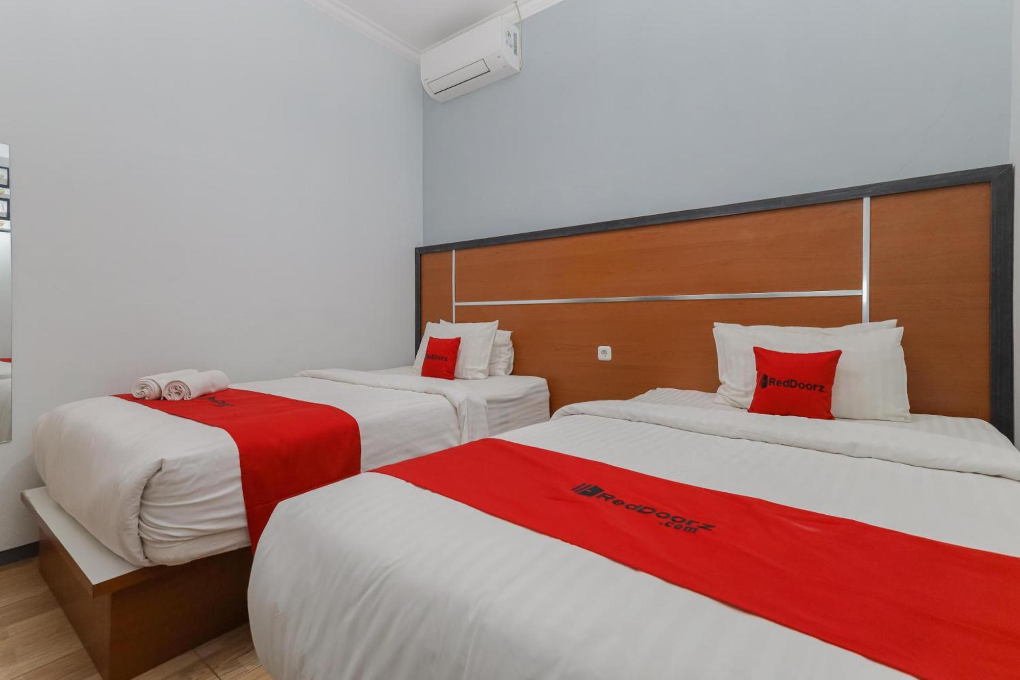 Reddoorz Plus At Swun Stay Raya Langsep Μαλάνγκ Εξωτερικό φωτογραφία