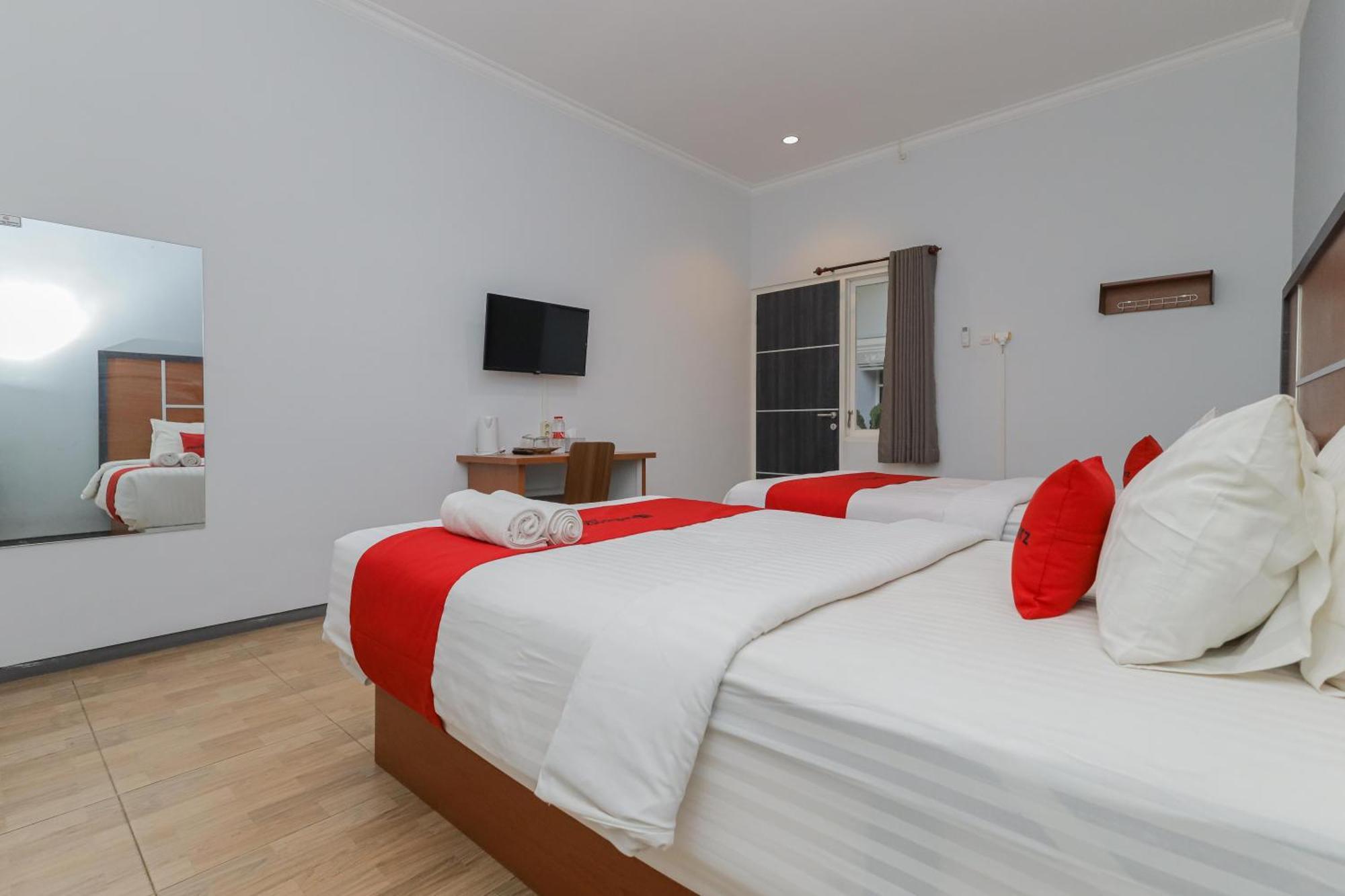 Reddoorz Plus At Swun Stay Raya Langsep Μαλάνγκ Εξωτερικό φωτογραφία